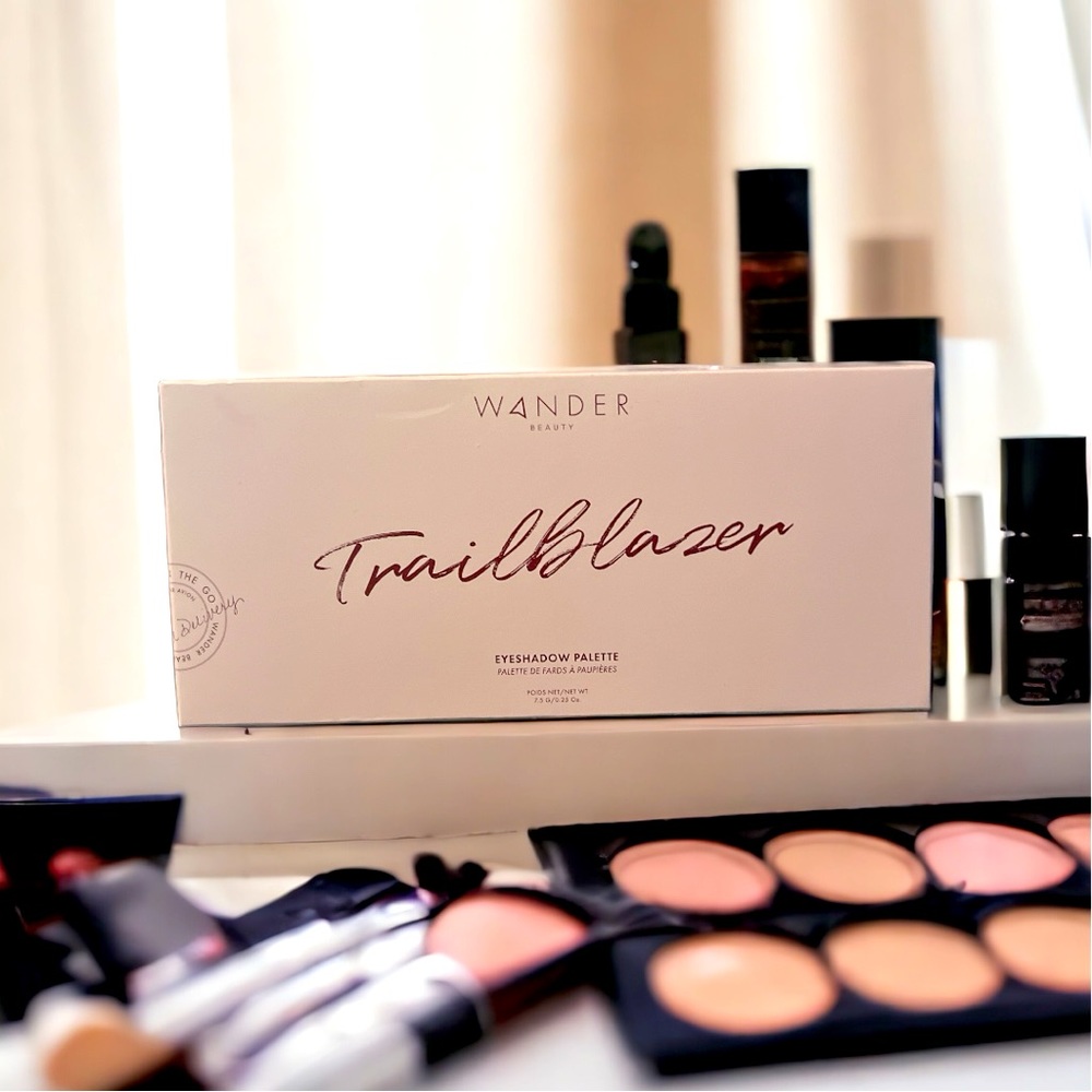 Wander Beauty - Trailblazer Eyeshadow Palette NIB Sparkle Neutrals